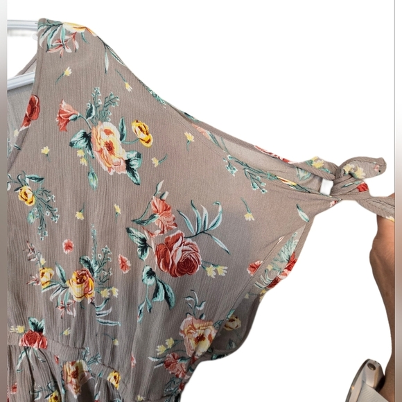 Torrid Tunic Style Blouse Flowy Floral Girlie Size 2X Spring Babydoll HiLow Hem - Picture 4 of 8